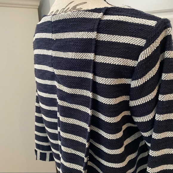 Crown & Ivy Never Worn blouse with ruffle bottom and back details - Picture 7 of 11